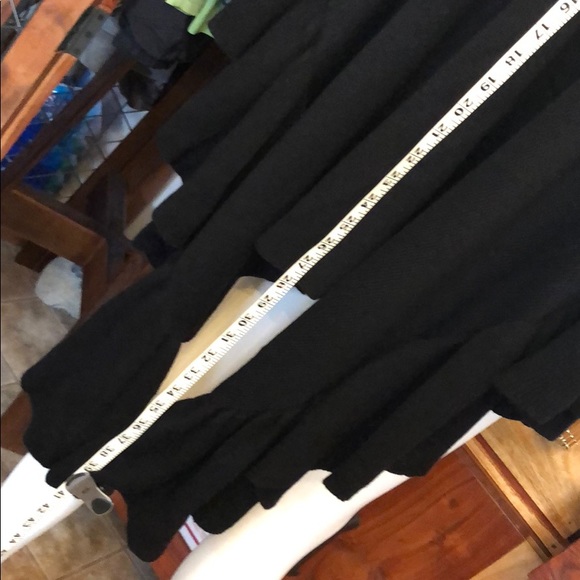 Badgley Mischka sweater Shawl - Picture 9 of 11